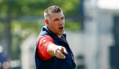 Patriots coach Mike Vrabel left bloodied after fight breaks out during practice with Commanders – Boston 25 News