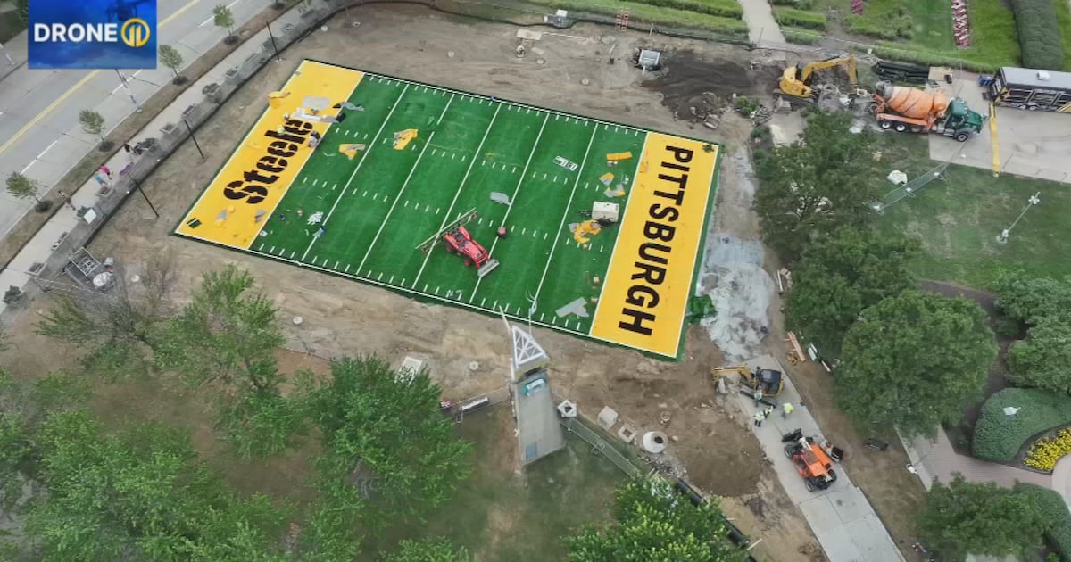 Mini turf field installed outside Acrisure Stadium for 2026 NFL Draft – WPXI