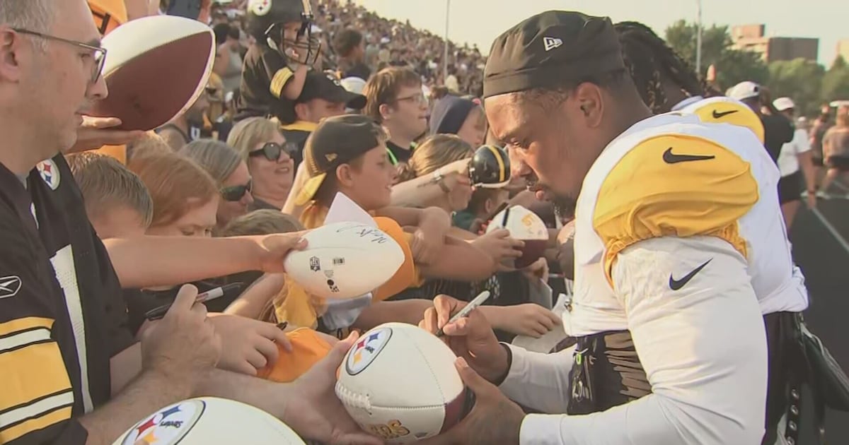 Pittsburgh Steelers fans soak in the excitement at annual Friday Night Lights practice