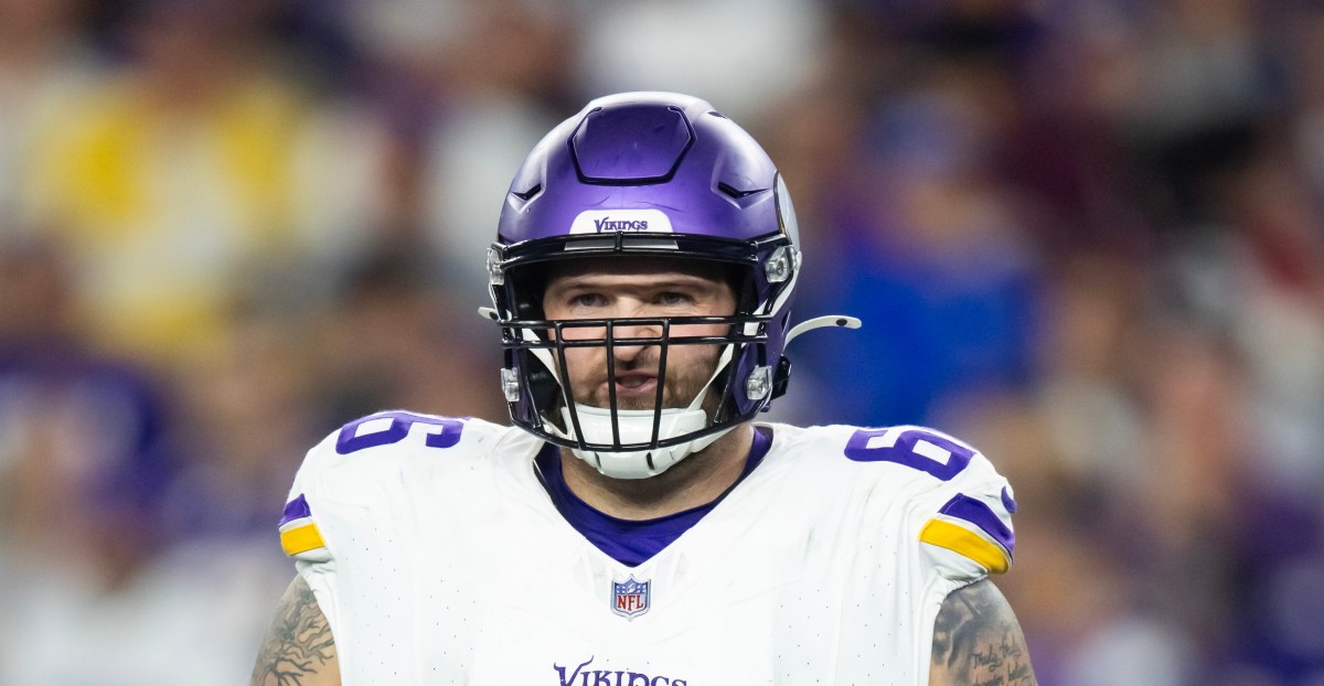 Dalton Risner’s wife celebrates with Cincy gear after he signed with the Bengals