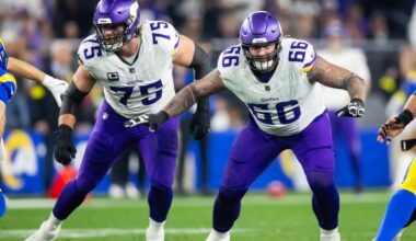 Twitter celebrates the Bengals signing Dalton Risner
