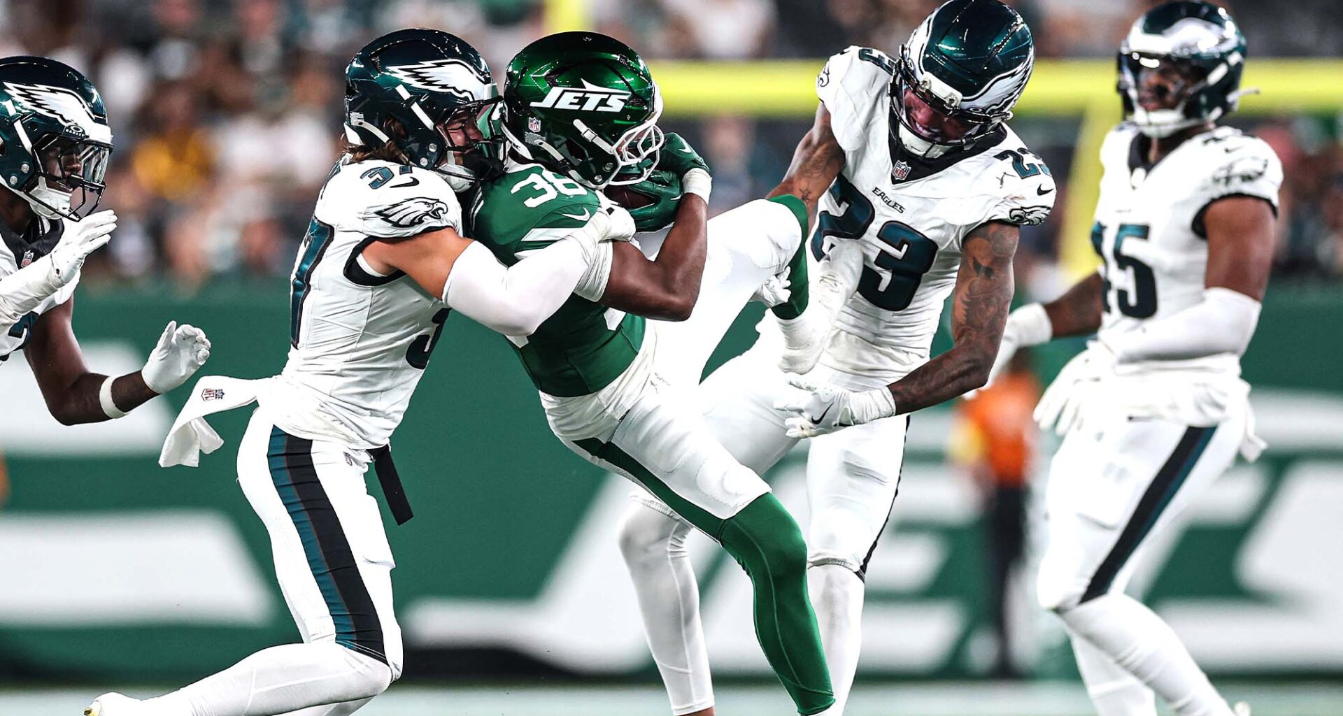 NY Jets sign Pritchett, 13 others to practice squad