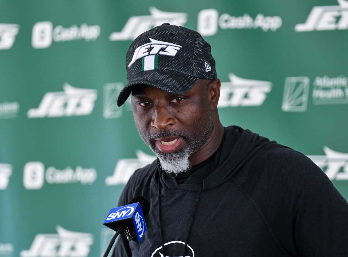 Jets ditch norms, go full contact early in training camp to forge tougher team identity