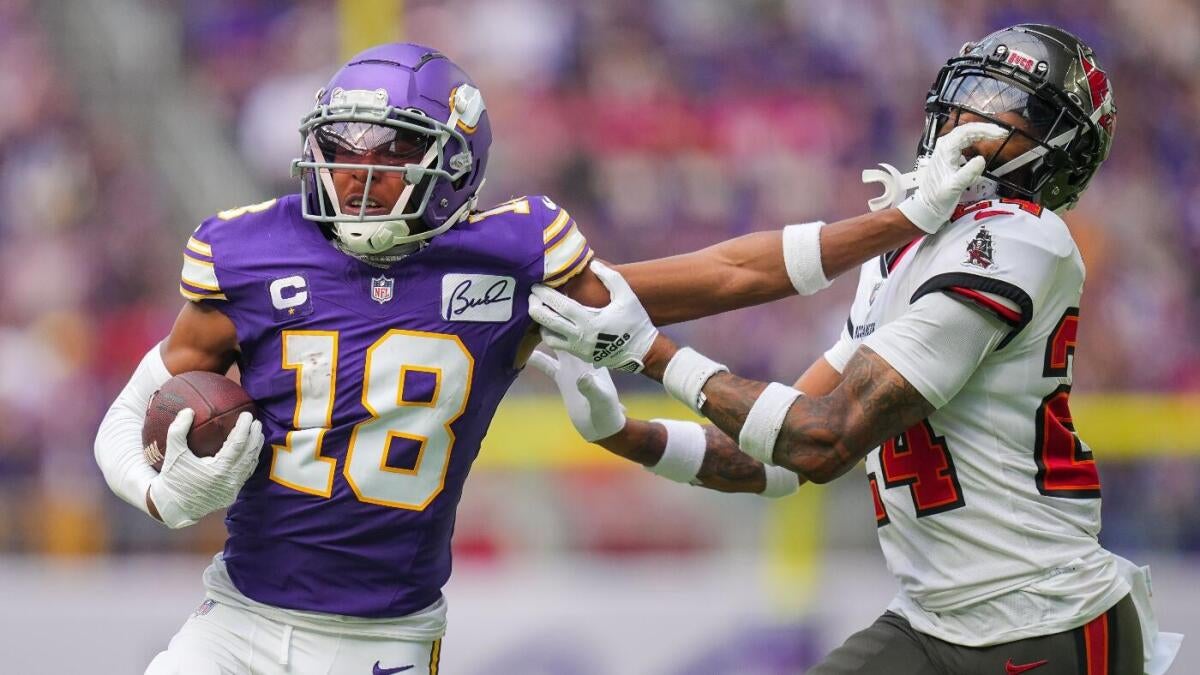 Free 2025 NFL betting picks, predictions: Back Packers, Justin Jefferson, Caleb Williams in NFC North bets