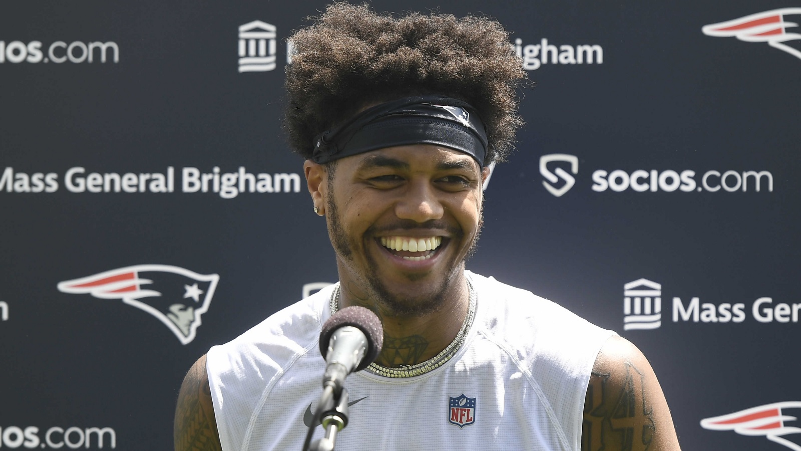 Patriots' Kendrick Bourne stunned after reporter asked for his wife's number