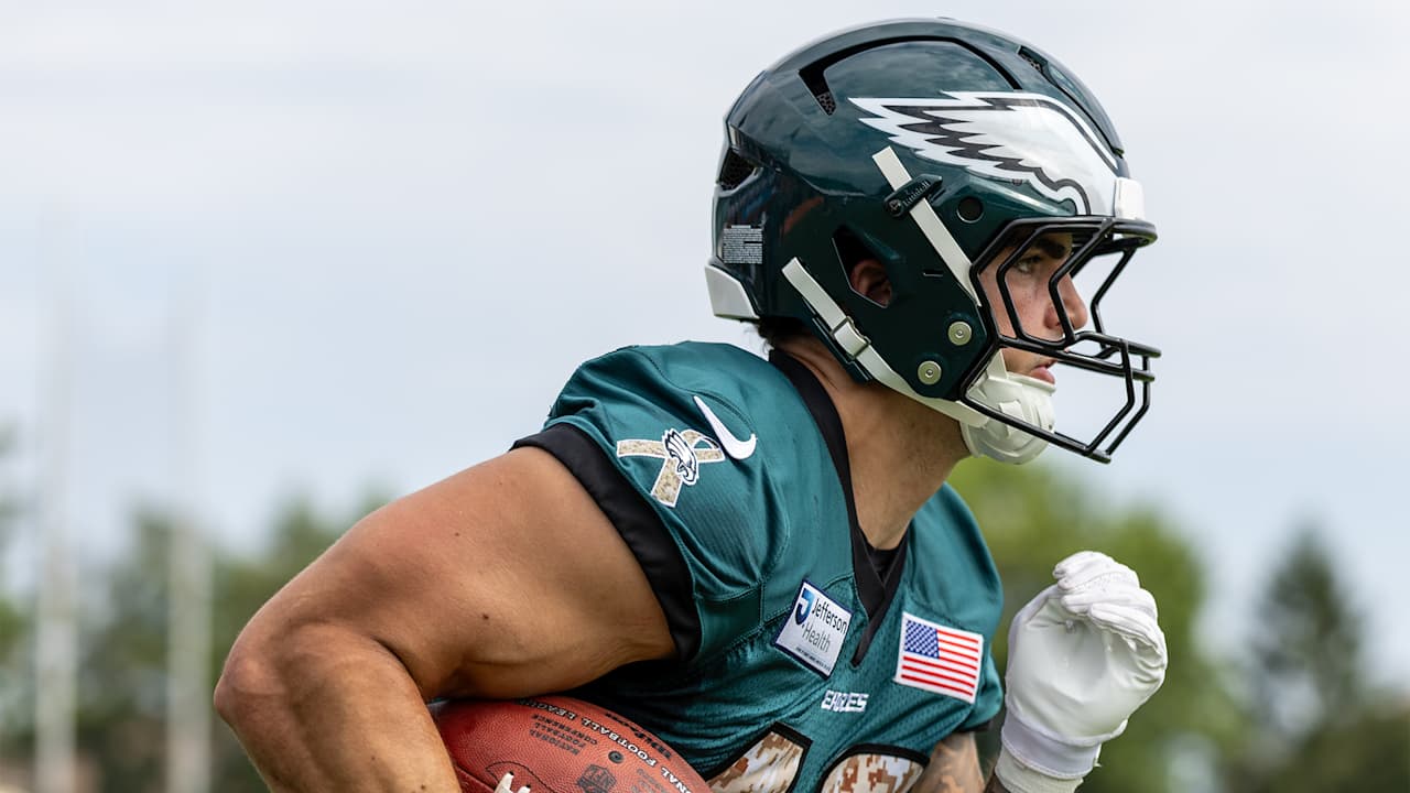 Can Ben VanSumeren revive the fullback position in the Eagles' offense?