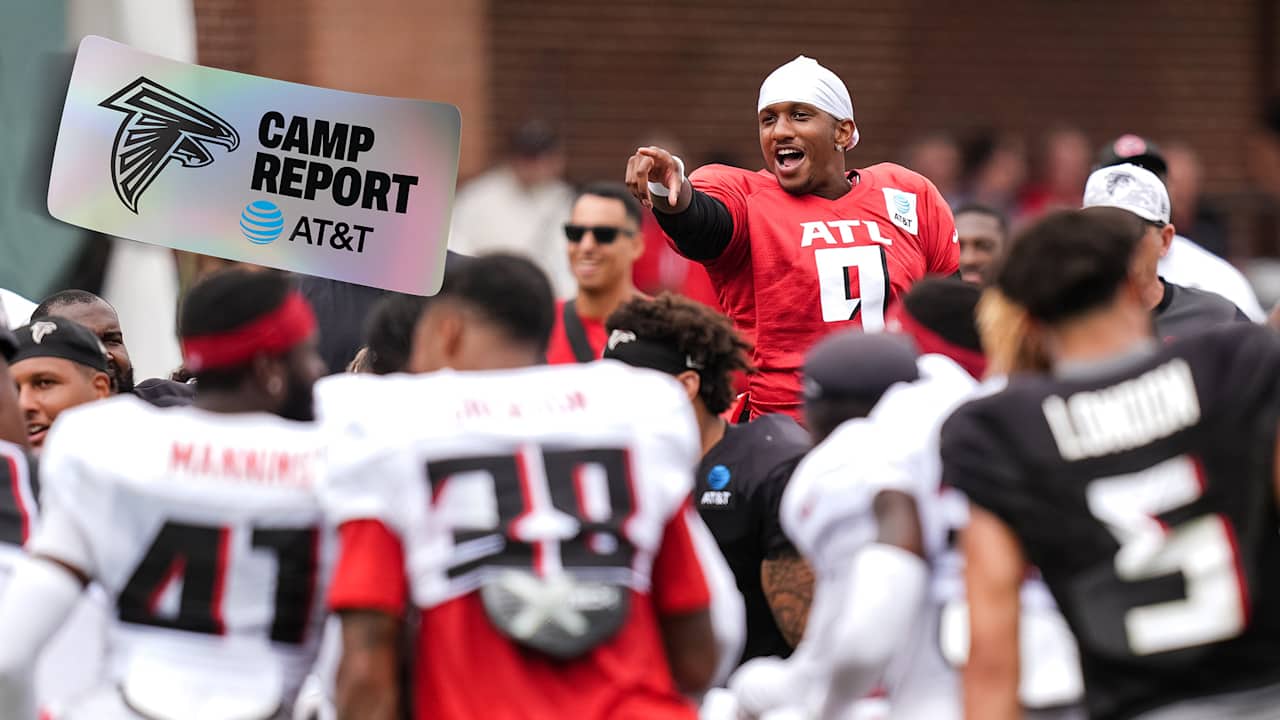 Starters take center stage in team scrimmage