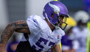 Vikings Edge Rushers Meet at QB; Offense Counters with 40-Yard TD