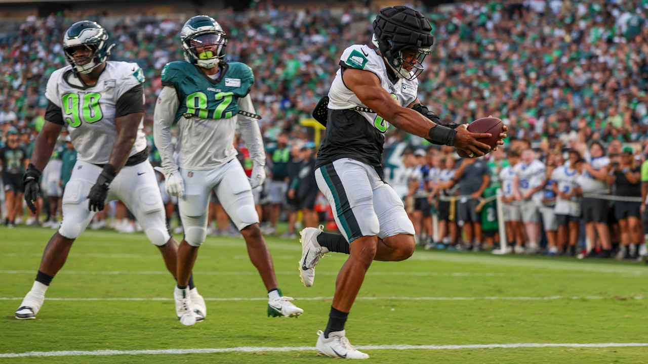 Defense wins the day at the Public Practice | Eagles Training Camp Notebook - Philadelphia Eagles