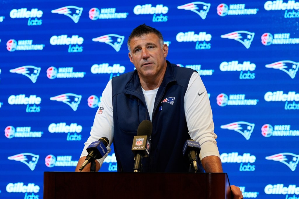 Mike Vrabel at a New England Patriots press conference.
