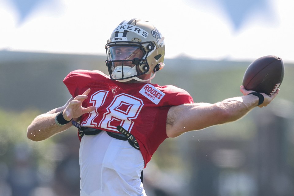 New Orleans Saints quarterback Hunter Dekkers throwing a football.