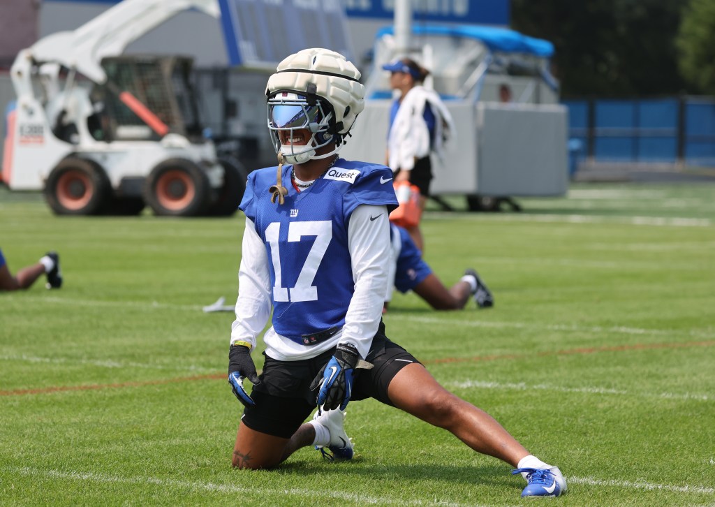 Wan'Dale Robinson #17 stretching during New York Giants practice.