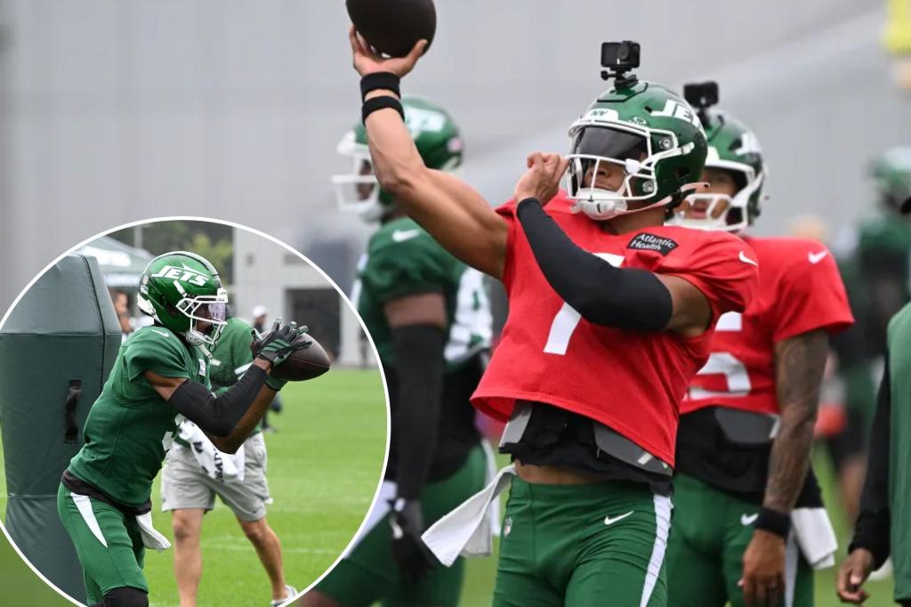 Justin Fields-Garrett Wilson combo a bright spot on rainy Jets day
