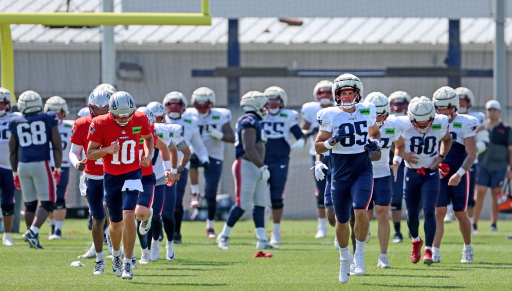 Patriots sign undrafted rookie running back, cut veteran