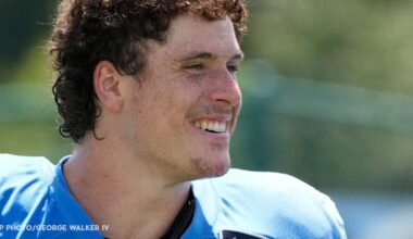 Eagles sign LB Chance Campbell, release WR Giles Jackson