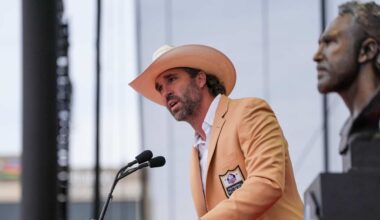 Jared Allen thanks Panthers during his Hall of Fame induction speech