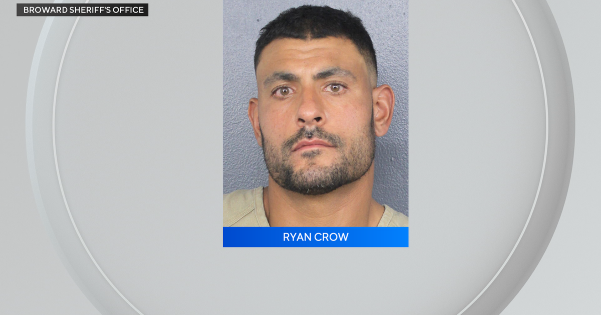 Miami Dolphins outside linebackers coach Ryan Crow charged with domestic battery