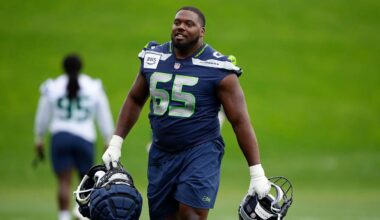 Falcons trade for Seahawks offensive tackle 