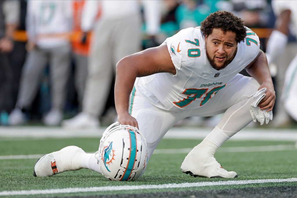 Dolphins sign Kendall Lamm, Riley Patterson; Cam Smith to NFI