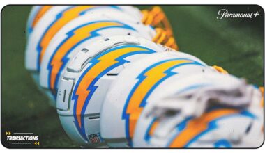 Los Angeles Chargers Acquire Tackle Austin Deculus