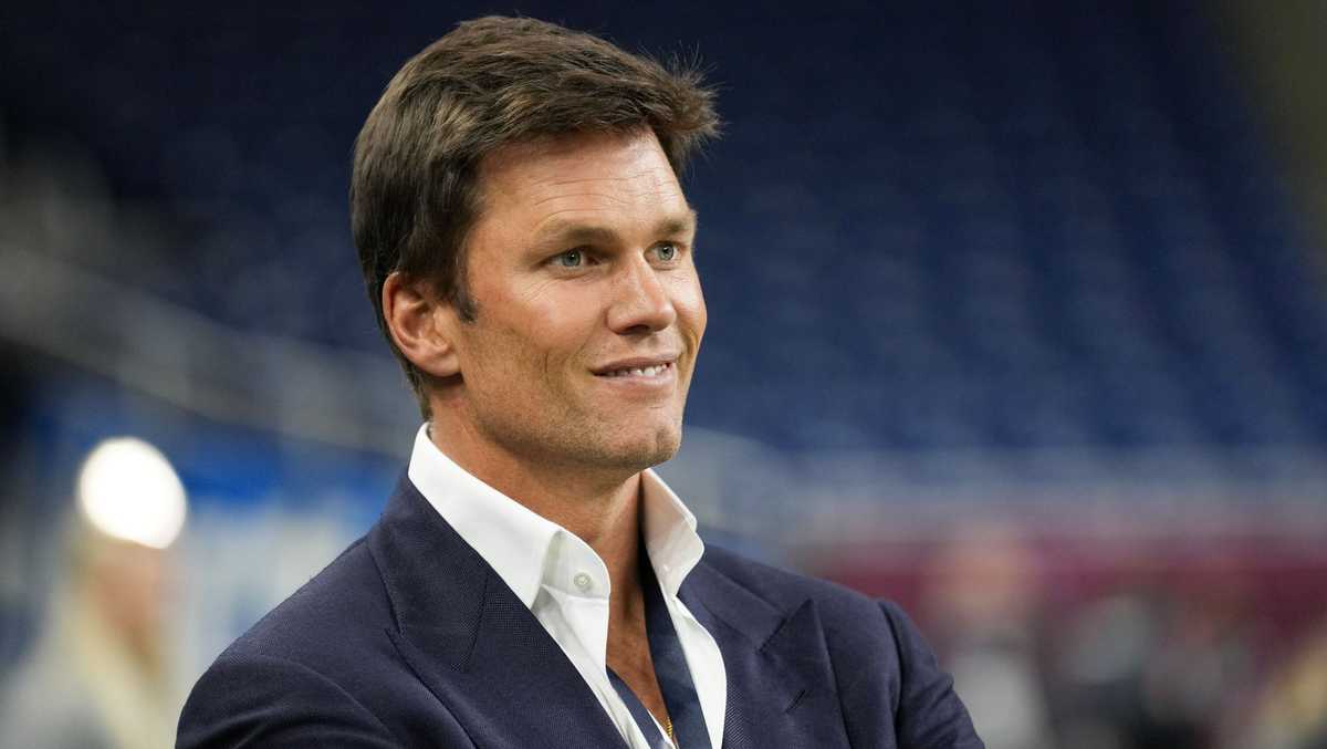 12-foot statue of Tom Brady to be unveiled Friday by Patriots