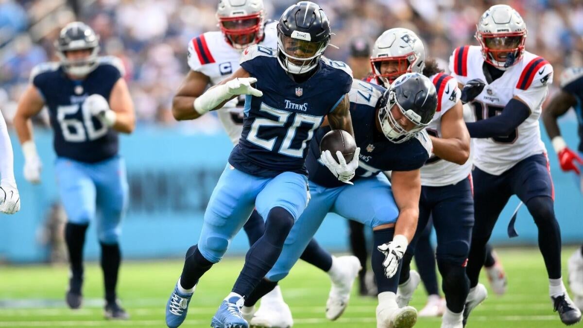 Fantasy football rankings 2025: Busts by proven NFL model that called Raheem Mostert's tough year