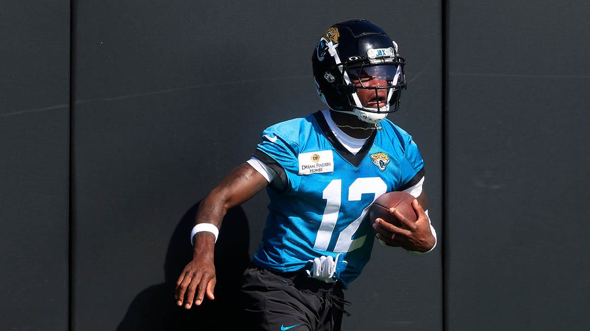 Travis Hunter during practice