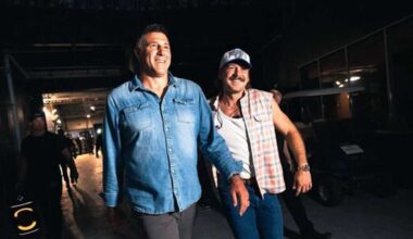 Mike Vrabel, Rob Gronkowski help welcome Morgan Wallen to debut shows at Gillette Stadium