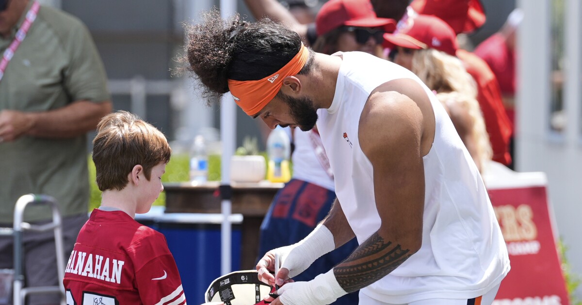49ers and Broncos hold joint practice