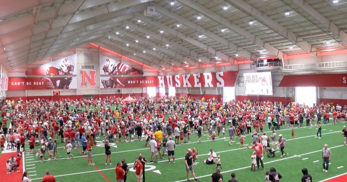 Nebraska football faithful wait in line for hours for Fan Day