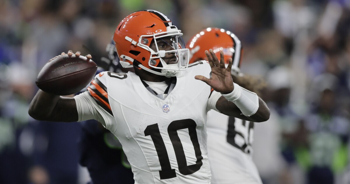 Browns add 6th QB to roster, signing free agent Tyler Huntley