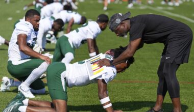 Jets' Aaron Glenn shakes up practice after defeat against Giants and has players lead walkthrough