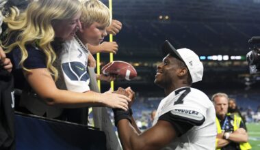 Raiders' Geno Smith and Maxx Crosby caught making obscene gestures to Seahawks fans