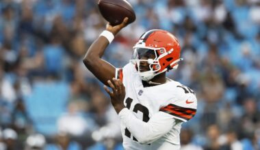 Shedeur Sanders throws 2 TDs in first half of NFL preseason debut against Panthers
