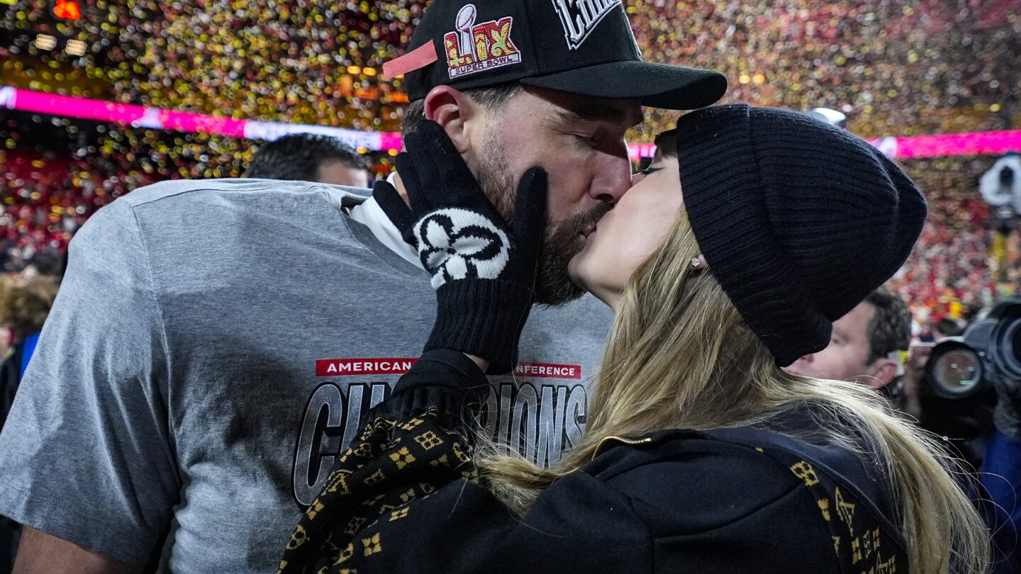 Pop-Tarts and diamond rings: Travis Kelce and Taylor Swift's engagement rips through Chiefs practice