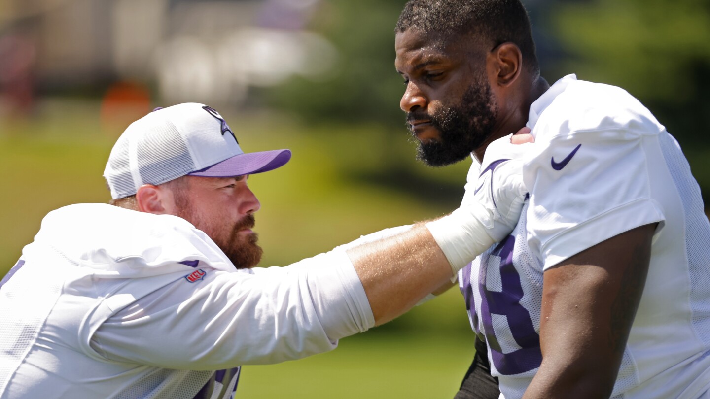 Jets bolster D-line by acquiring Harrison Phillips from Vikings and Jowon Briggs from Browns