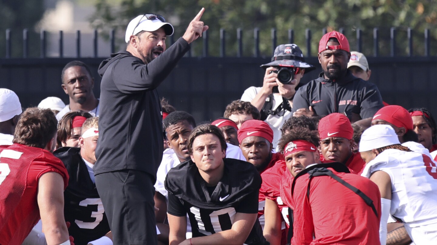 College football 2025: What to know, who's favored and what teams to watch