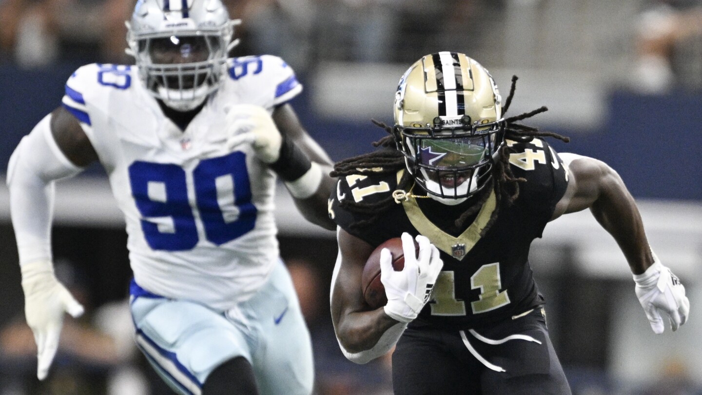 Carr, Kamara help Saints end Cowboys' 16-game home win streak in regular season with 44-19 win