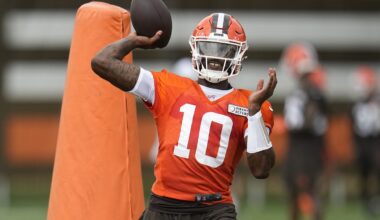 Browns signing Tyler Huntley due to injuries at quarterback, AP source says