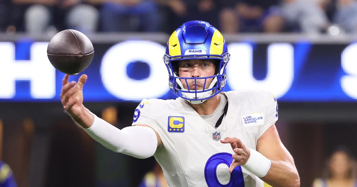 Rams QB Matthew Stafford visits back specialist, remains out