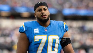 Chargers star Rashawn Slater carted off with apparent leg injury