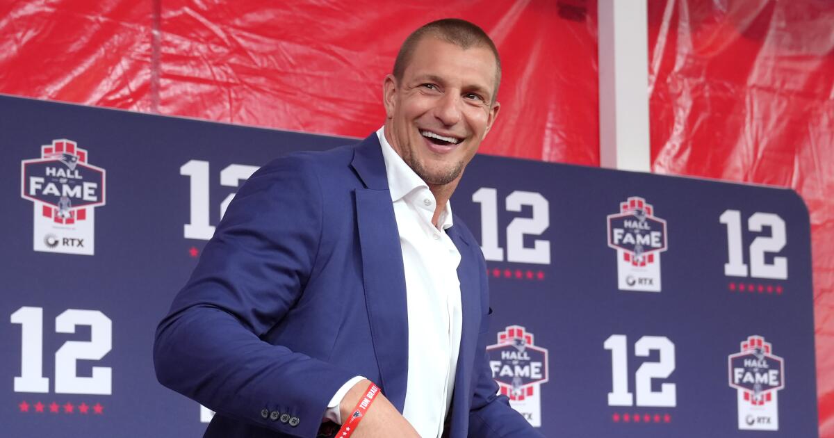 Rob Gronkowski says he will sign one-day contract to retire as Patriot