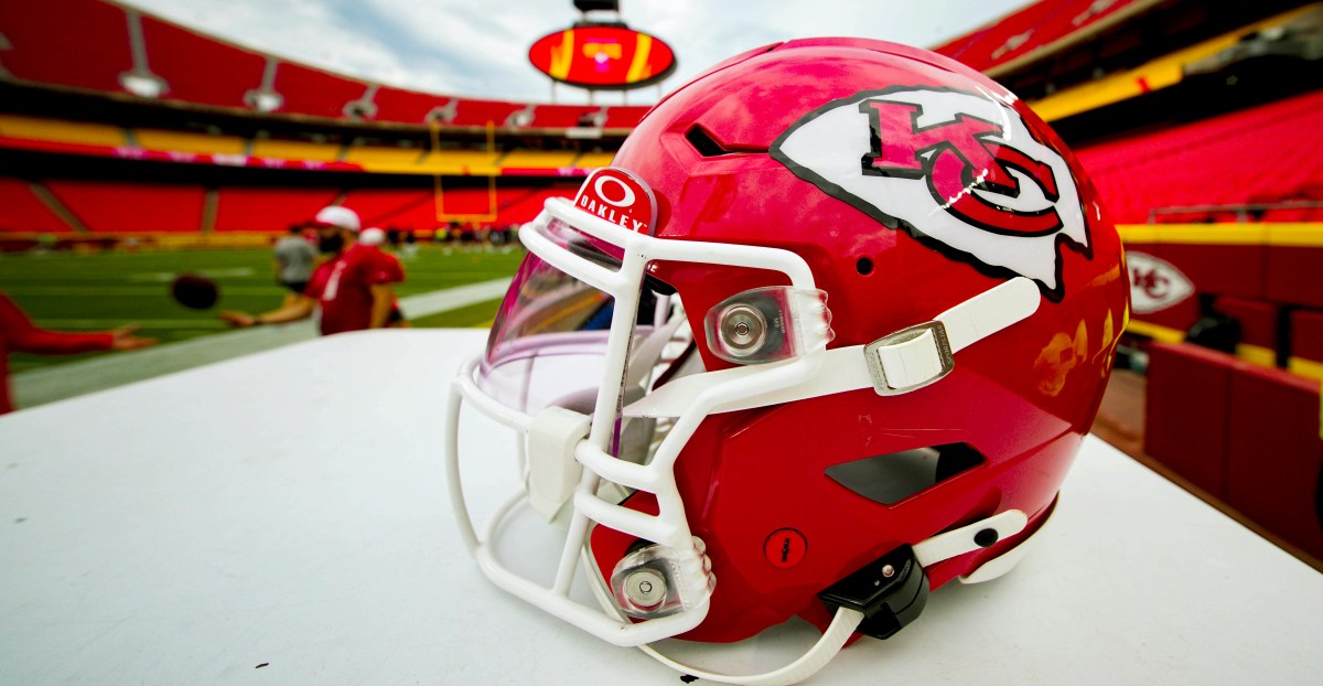 Chiefs Roster: Signings, cuts, waiver claims, practice squad tracker