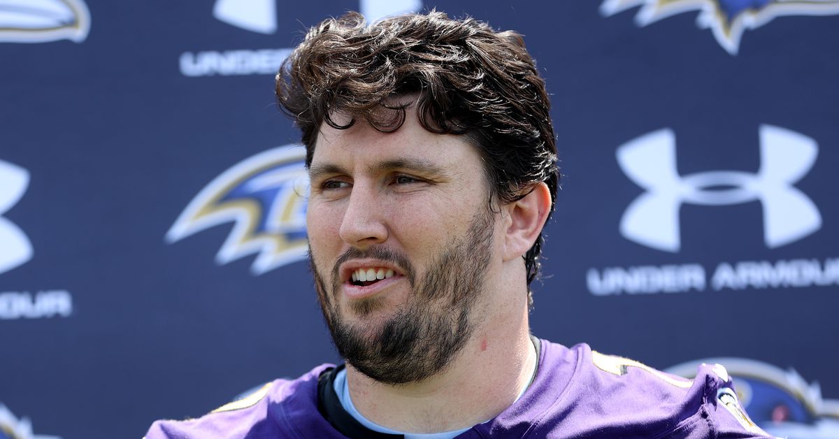 John Harbaugh says Andrew Vorhees has lead in left guard competition