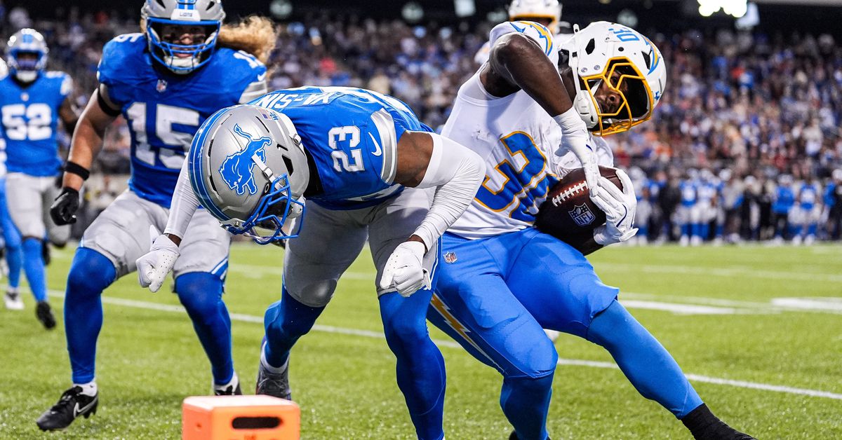 Detroit Lions stock report: Risers, fallers at every position vs. Chargers