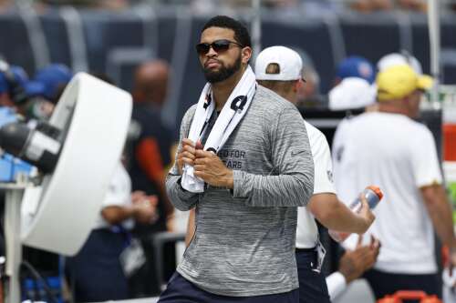 Despite not playing, Williams’ development continues with Bears