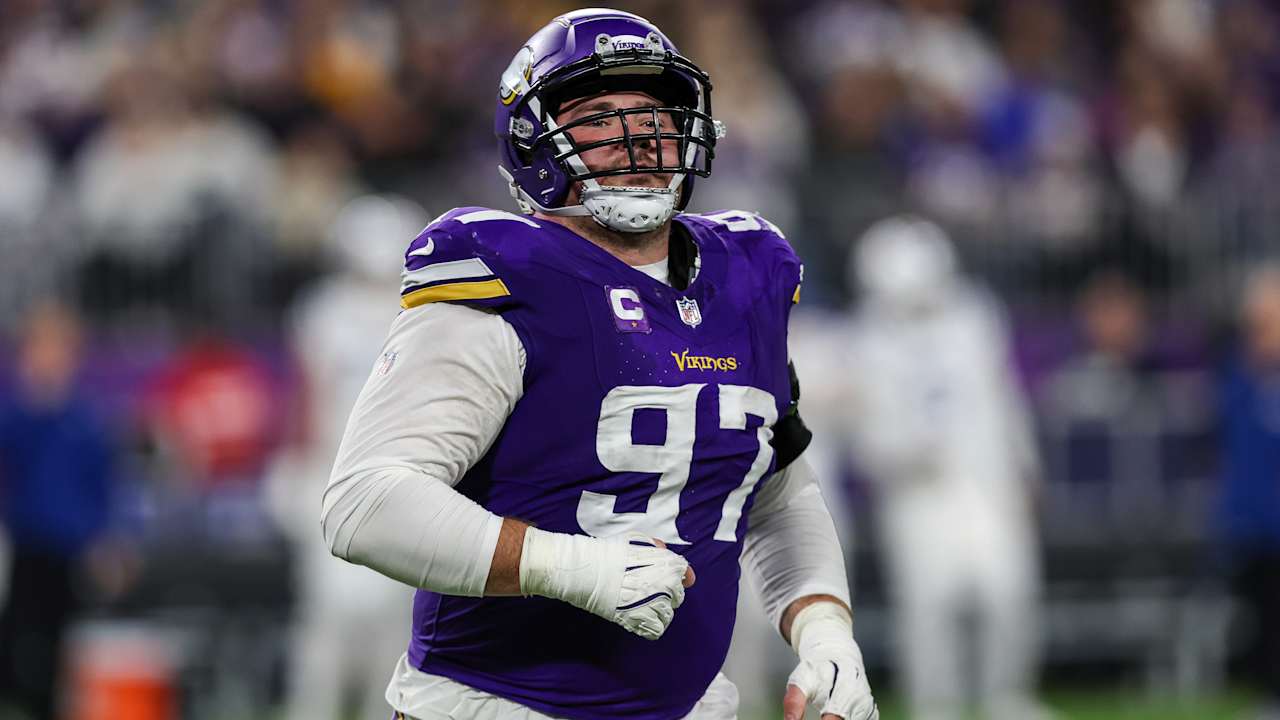 Jets acquire veteran DT Harrison Phillips in late-round pick swap with Vikings 