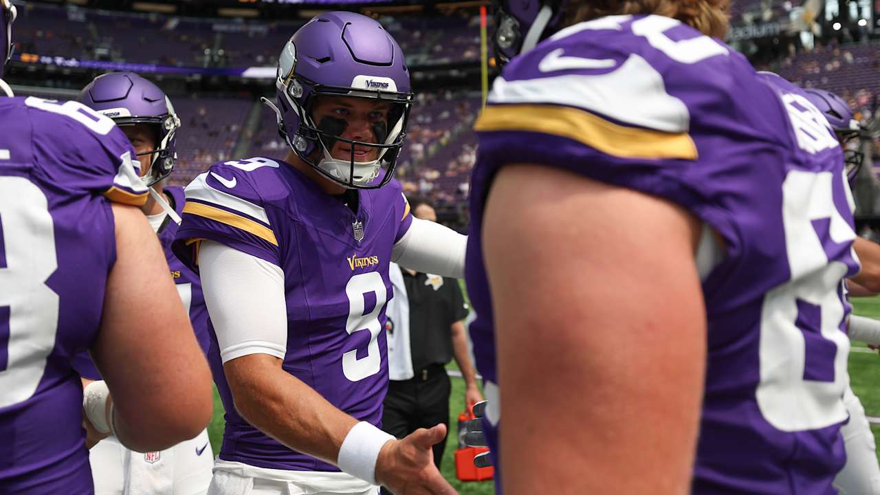 2025 Vikings vs. Texans: J.J. McCarthy Extends Drive