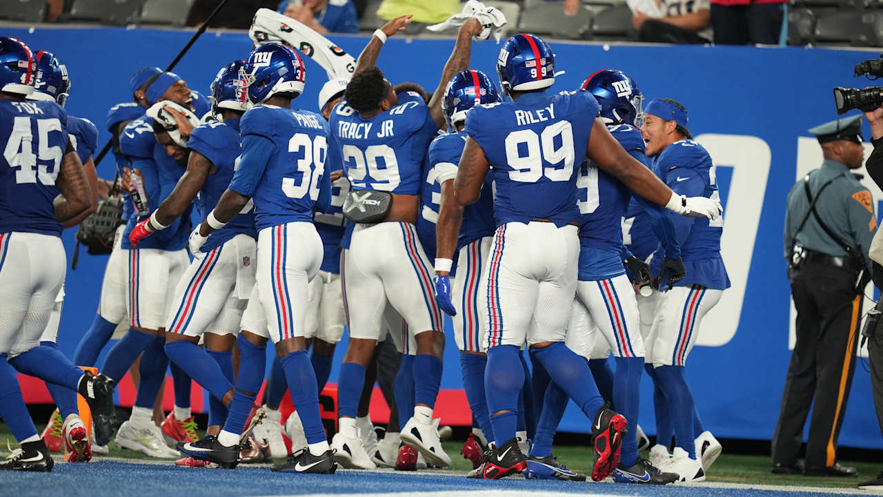 Standouts from win over Patriots🏈