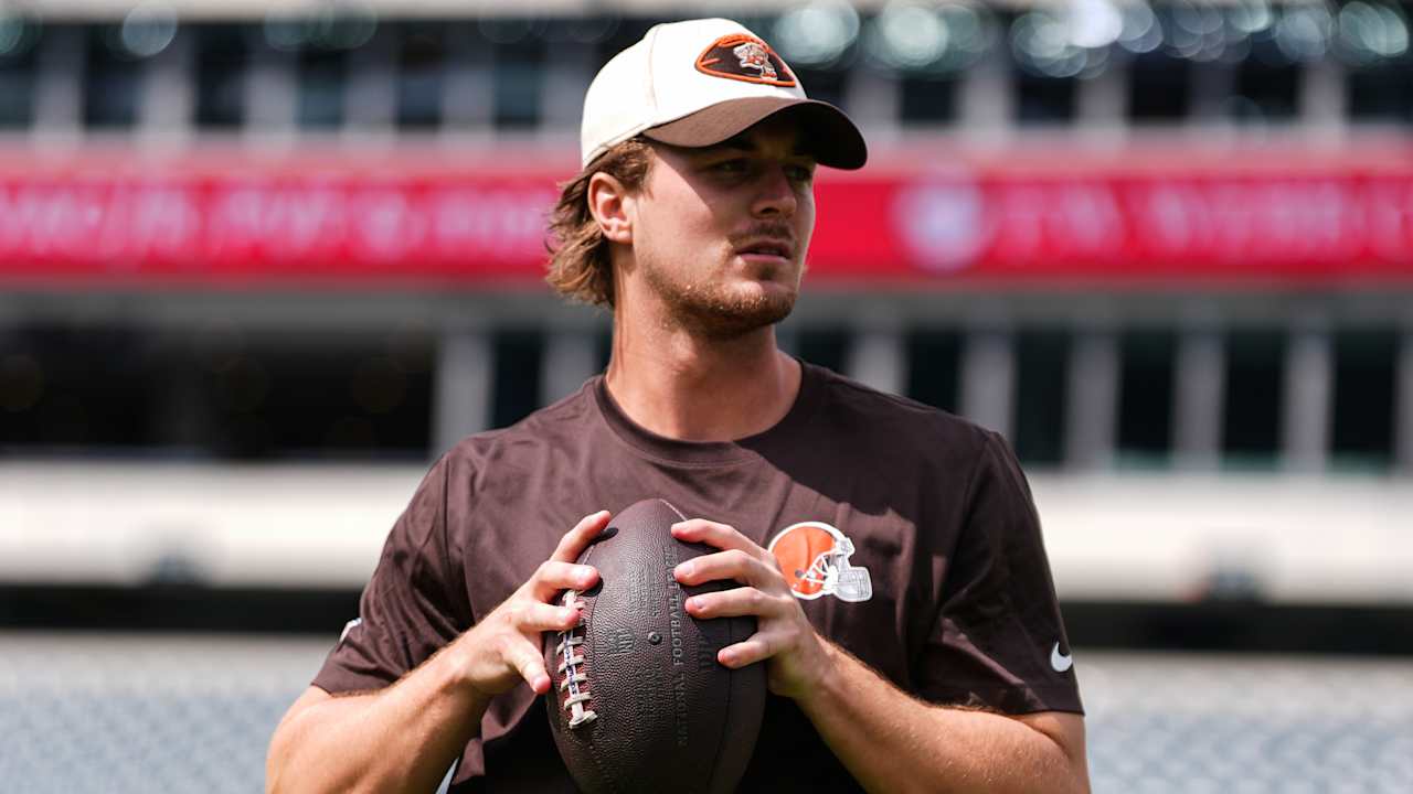Browns trading QB Kenny Pickett to Raiders in exchange for 2026 fifth-round pick